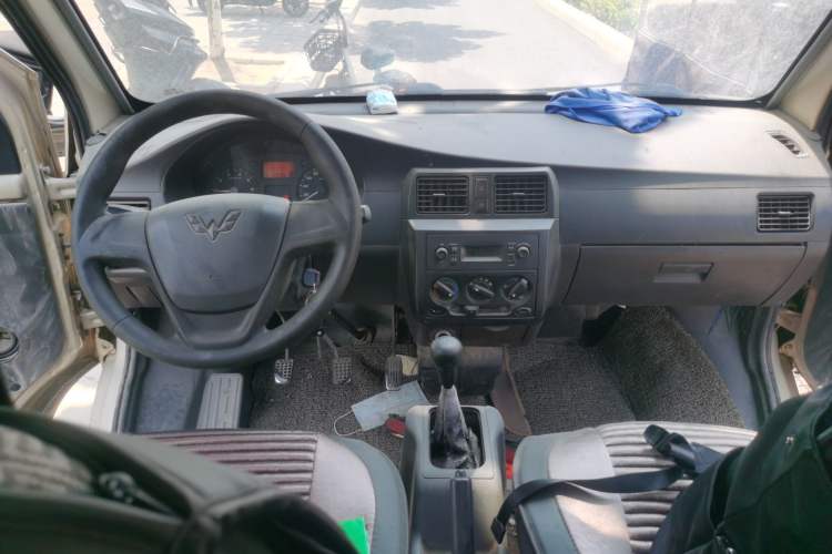 Used Wuling Rongguang 2014 1.2L S Base Model Center Console