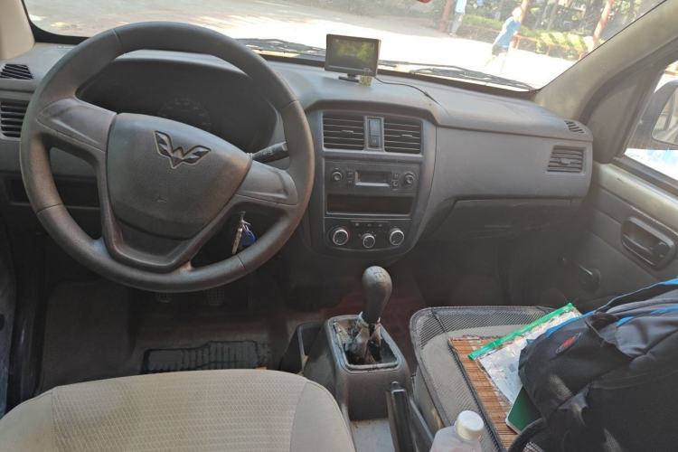 Used Wuling Rongguang 2014 1.2L S Base Model Center Console
