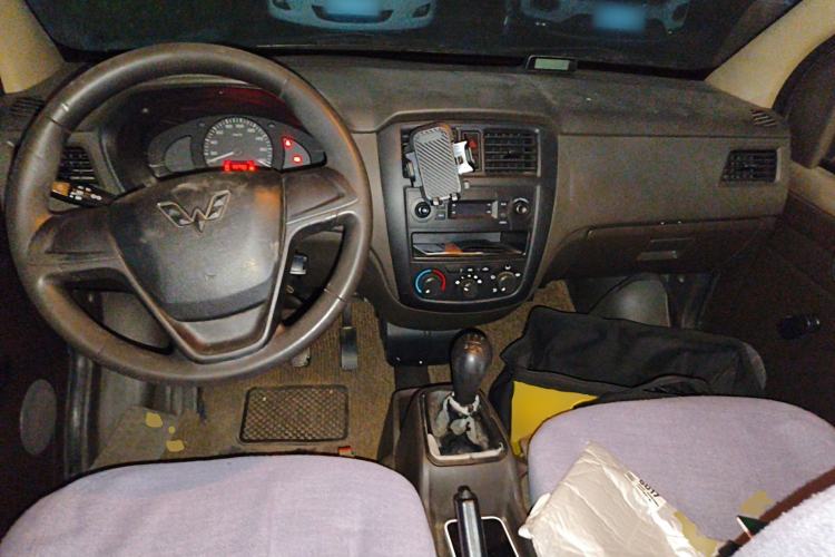 Used Wuling Rongguang 2014 1.5L S Base Version Center Console