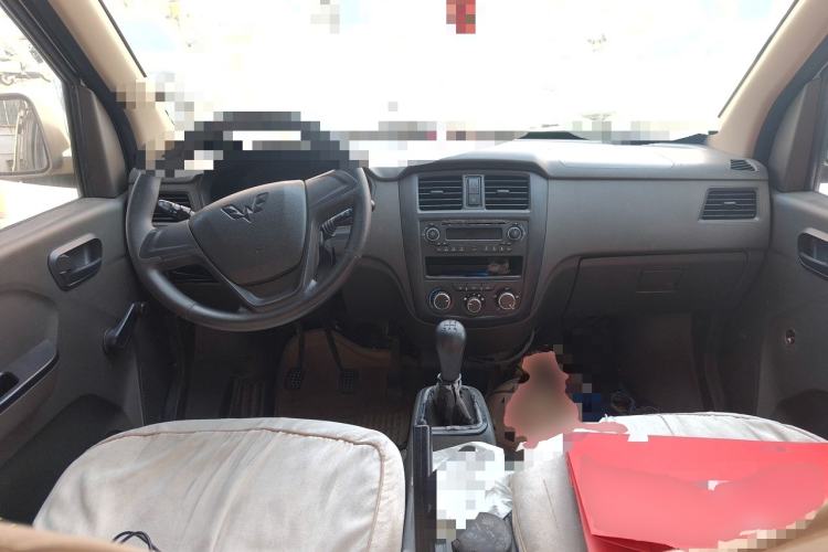 Used Wuling Rongguang 2014 1.2L S Base Model Center Console