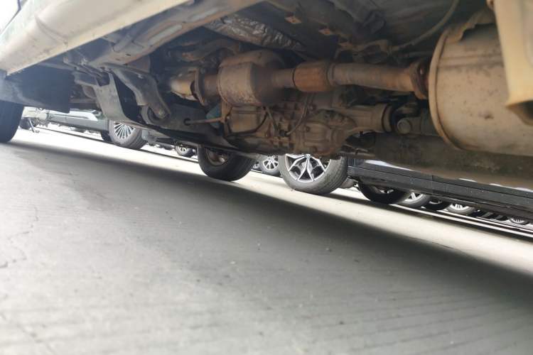 Used Wuling Rongguang 2014 1.5L S Standard Version Chassis Rear Left