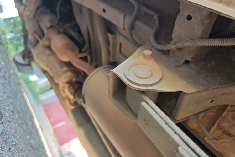 Used Wuling Rongguang 2014 1.2L S Standard Model Chassis Rear Left