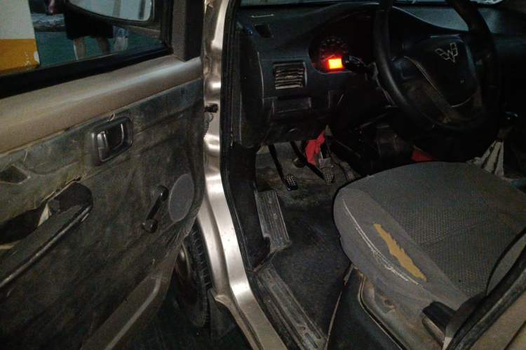 Used Wuling Rongguang 2014 1.2L S Base Model Driver Seat