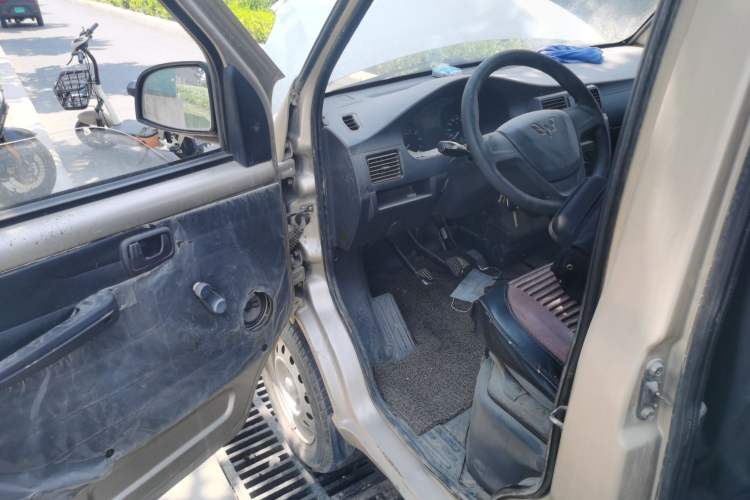 Used Wuling Rongguang 2014 1.2L S Base Model Driver Seat