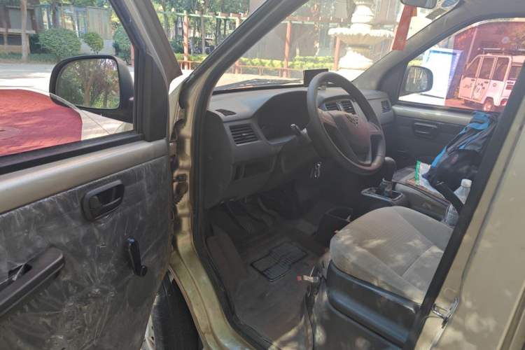 Used Wuling Rongguang 2014 1.2L S Base Model Driver Seat