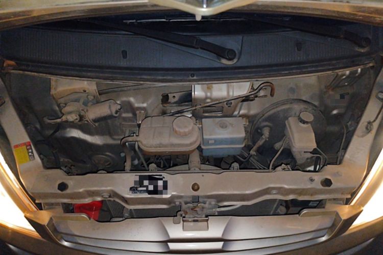 Used Wuling Rongguang 2014 1.5L S Base Version Engine Bay