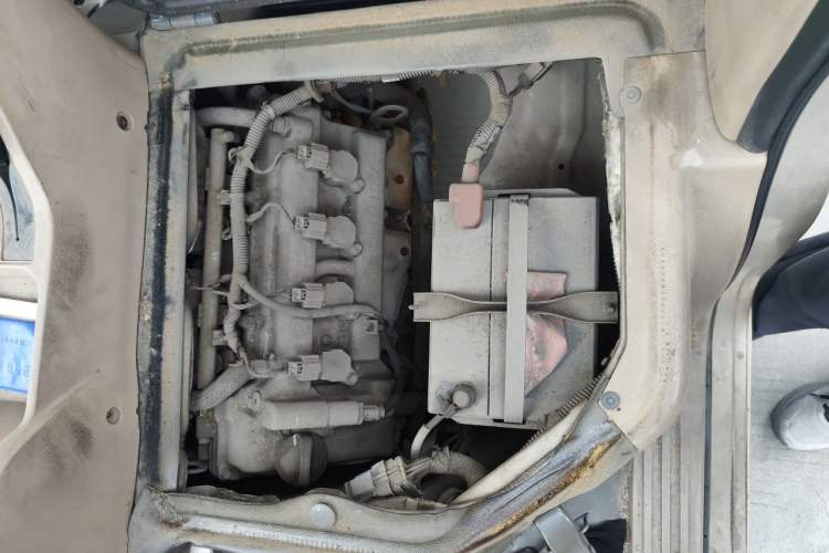 Used Wuling Rongguang 2014 1.5L S Standard Version Engine Bay