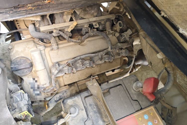 Used Wuling Rongguang 2014 1.5L S Base Version Engine Bay Left