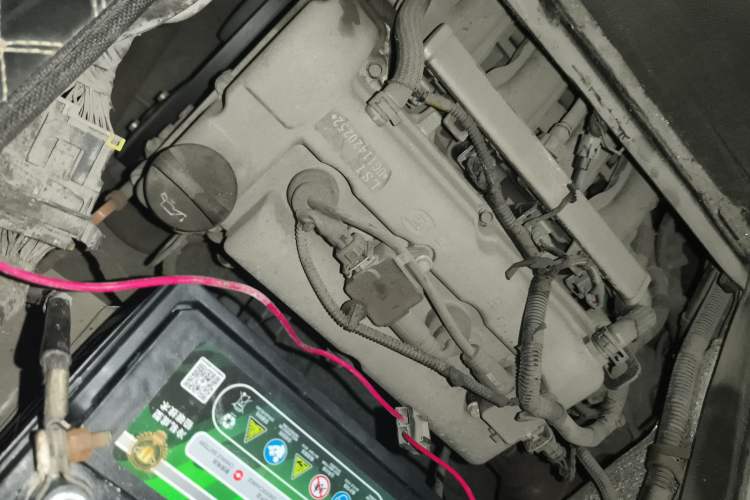 Used Wuling Rongguang 2014 1.2L S Base Model Engine Bay Left