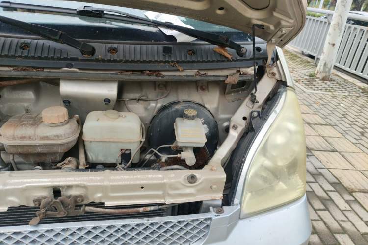 Used Wuling Rongguang 2014 1.2L S Base Model Engine Bay Left