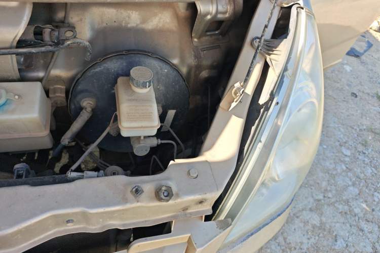 Used Wuling Rongguang 2014 1.2L S Standard Model Engine Bay Left