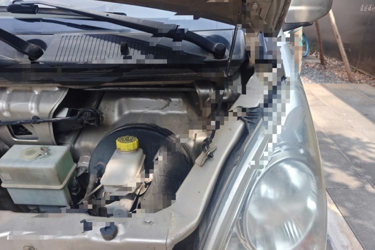Used Wuling Rongguang 2014 1.2L S Standard Model Engine Bay Left