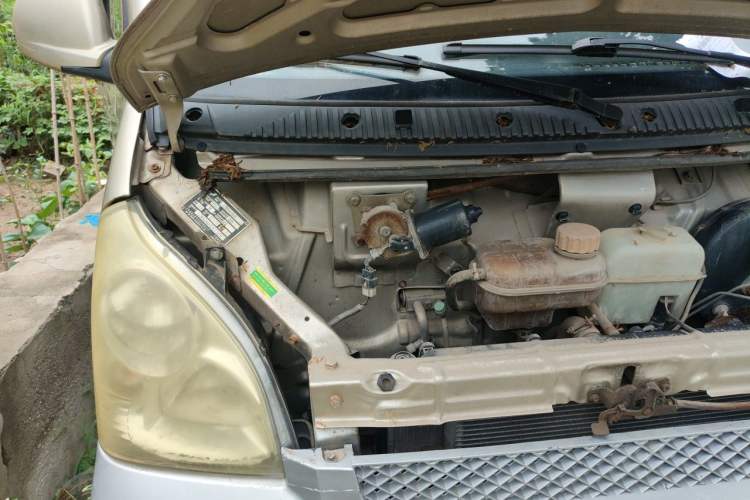 Used Wuling Rongguang 2014 1.2L S Base Model Engine Bay Right