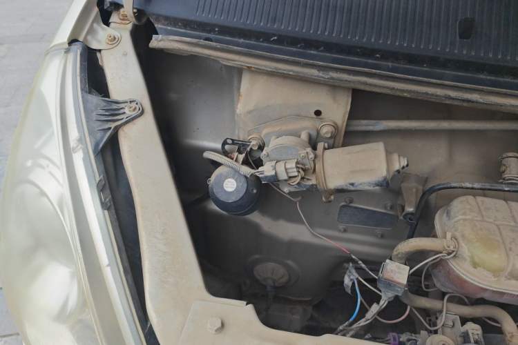 Used Wuling Rongguang  Engine Bay Right
