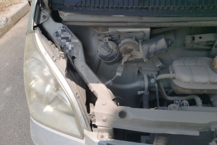 Used Wuling Rongguang 2014 1.2L S Base Model Engine Bay Right