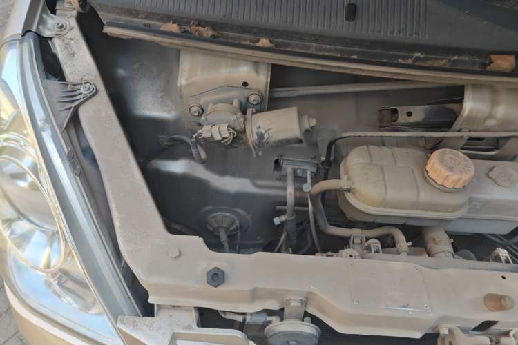 Used Wuling Rongguang 2014 1.2L S Base Model Engine Bay Right