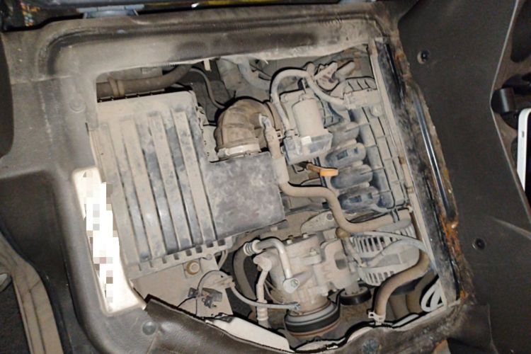 Used Wuling Rongguang 2014 1.5L S Base Version Engine Bay Right
