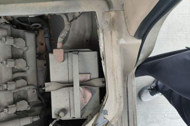 Used Wuling Rongguang 2014 1.5L S Standard Version Engine Bay Right