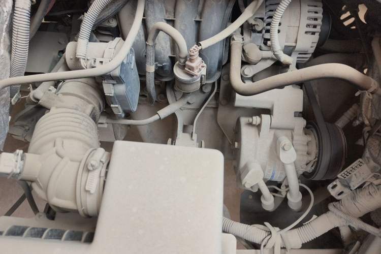 Used Wuling Rongguang 2014 1.2L S Base Model Engine Bay Right
