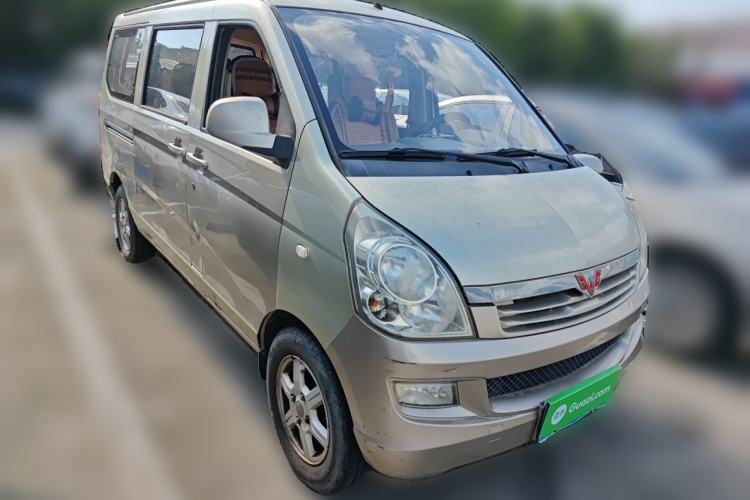 Used Wuling Rongguang 2014 1.2L S Standard Model Front Right 45 Deg