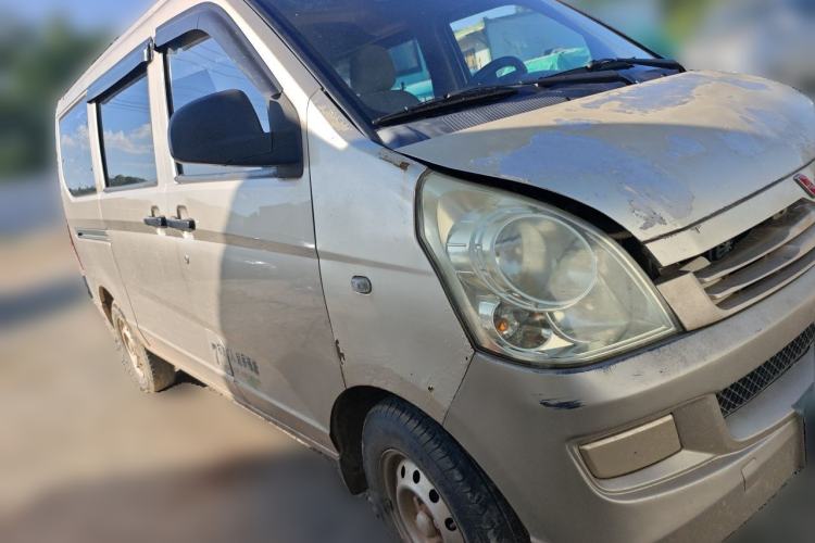 Used Wuling Rongguang 2014 1.2L S Standard Model Front Right 45 Deg