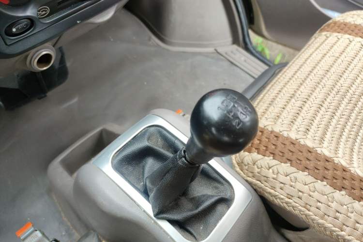 Used Wuling Rongguang 2014 1.2L S Base Model Gear Lever