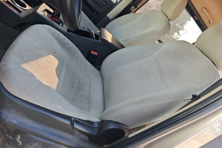 Used Wuling Rongguang 2014 1.2L S Standard Model Left Front Seat