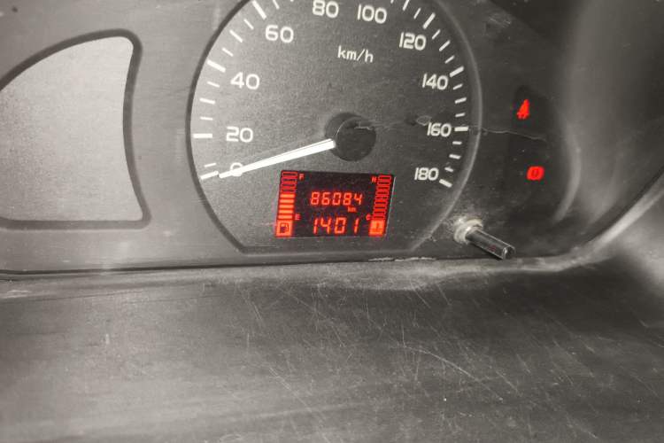 Used Wuling Rongguang 2014 1.2L S Base Model Odometer Close Up