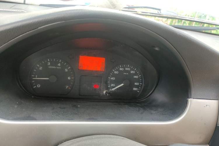 Used Wuling Rongguang 2014 1.2L S Base Model Odometer Close Up