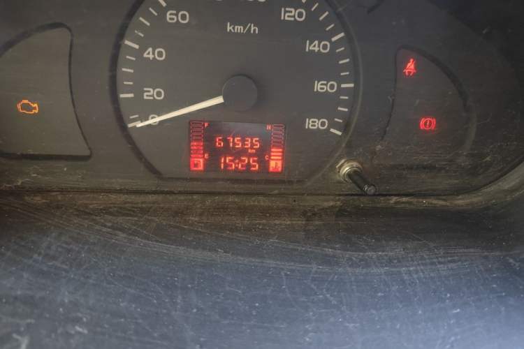 Used Wuling Rongguang 2014 1.2L S Base Model Odometer Close Up