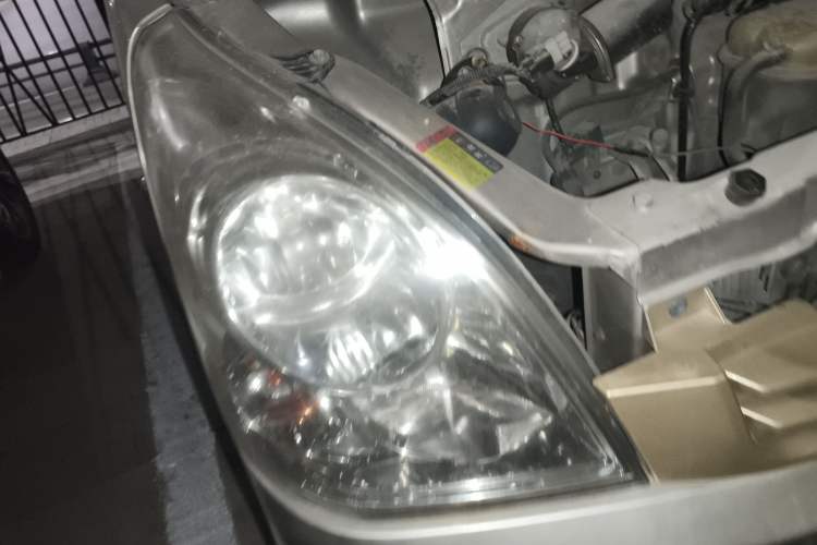 Used Wuling Rongguang 2014 1.2L S Base Model Right Front Headlight
