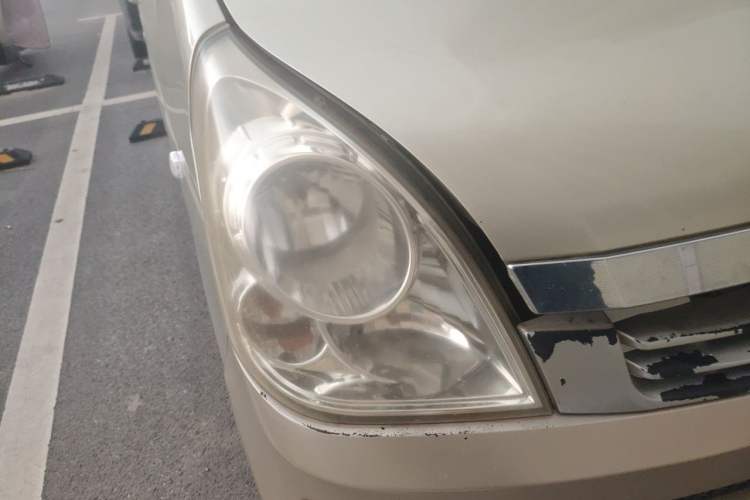 Used Wuling Rongguang 2014 1.2L S Standard Model Right Front Headlight