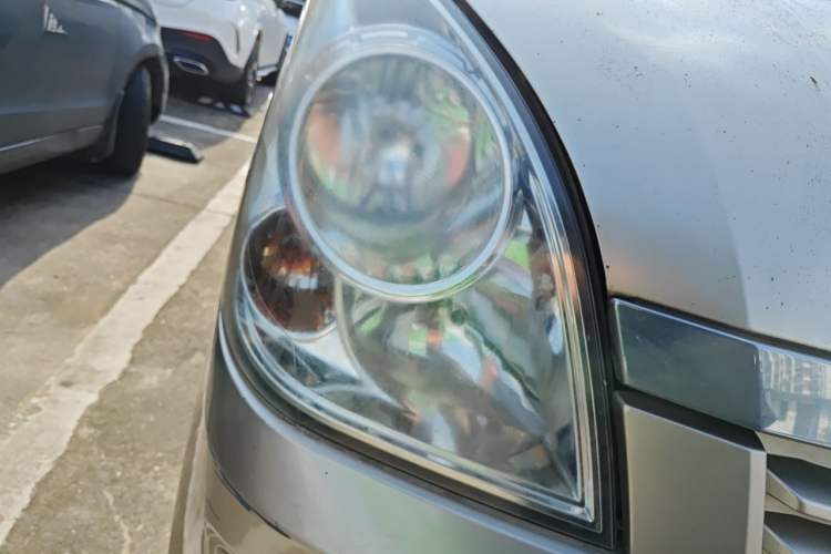 Used Wuling Rongguang 2014 1.2L S Standard Model Right Front Headlight