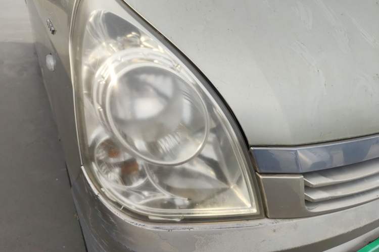Used Wuling Rongguang 2014 1.5L S Standard Version Right Front Headlight