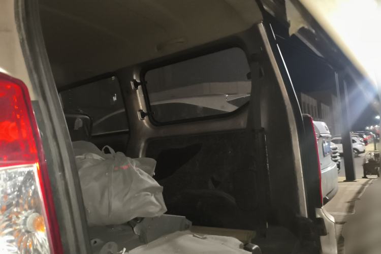 Used Wuling Rongguang 2014 1.2L S Base Model Trunk