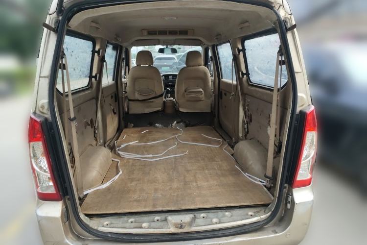 Used Wuling Rongguang 2014 1.5L S Standard Version Trunk