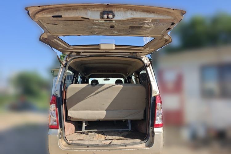 Used Wuling Rongguang 2014 1.2L S Standard Model Trunk