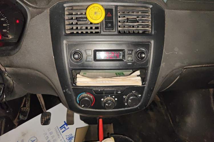 Used Wuling Rongguang 2014 1.2L S Base Model Audio And AC Panel