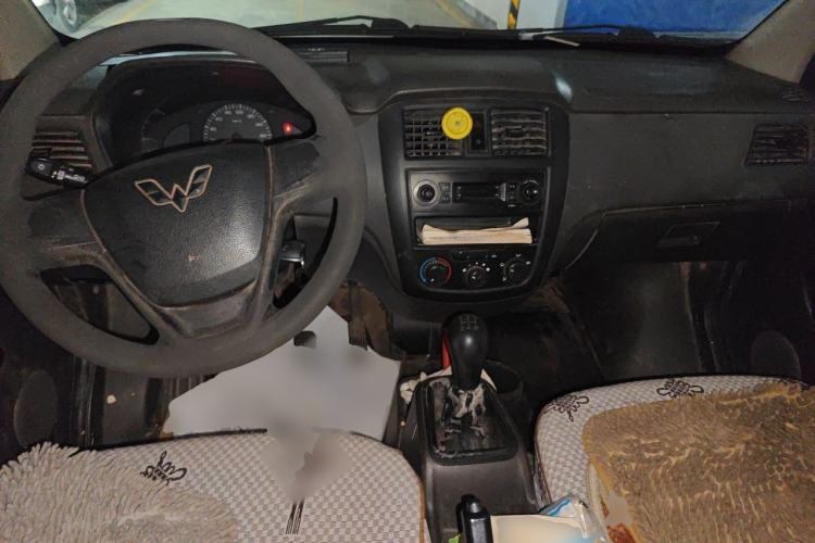 Used Wuling Rongguang 2014 1.2L S Base Model Center Console