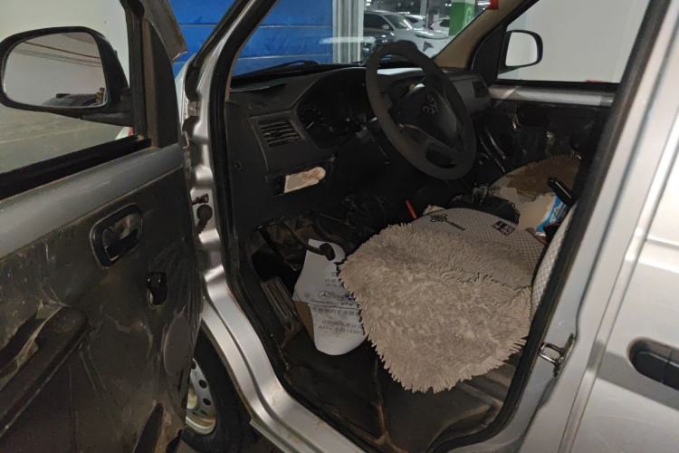 Used Wuling Rongguang 2014 1.2L S Base Model Driver Seat