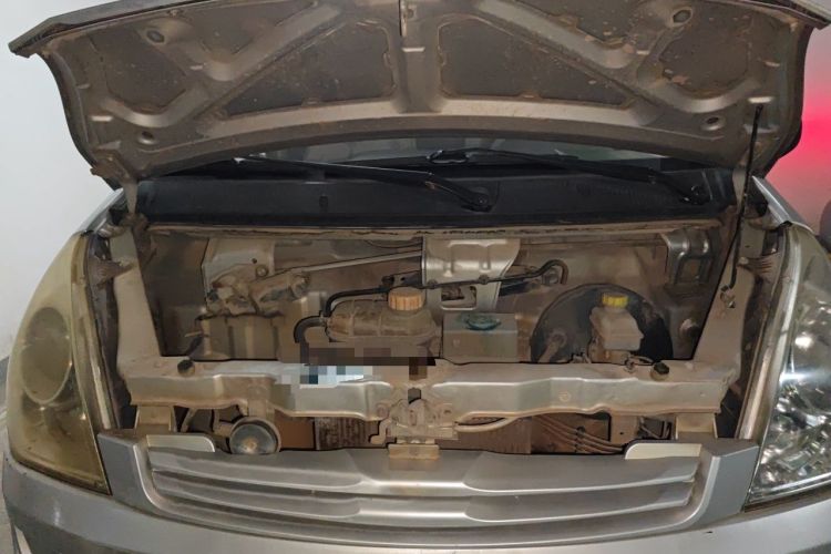 Used Wuling Rongguang 2014 1.2L S Base Model Engine Bay