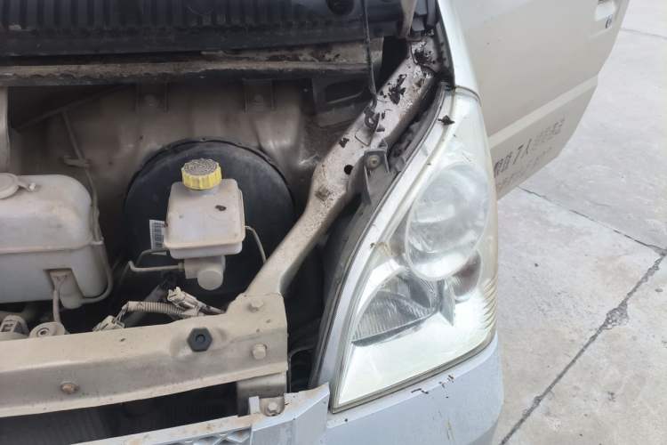 Used Wuling Rongguang 2014 1.2L S Base Model Engine Bay Left