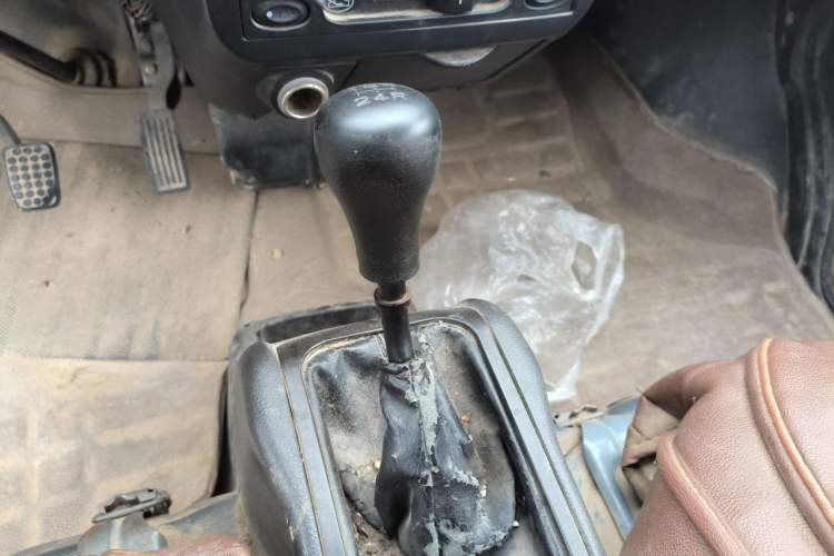 Used Wuling Rongguang 2014 1.2L S Base Model Gear Lever