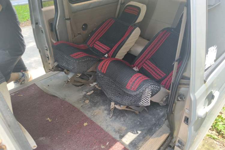 Used Wuling Rongguang 2014 1.2L S Standard Model Left Rear Seat