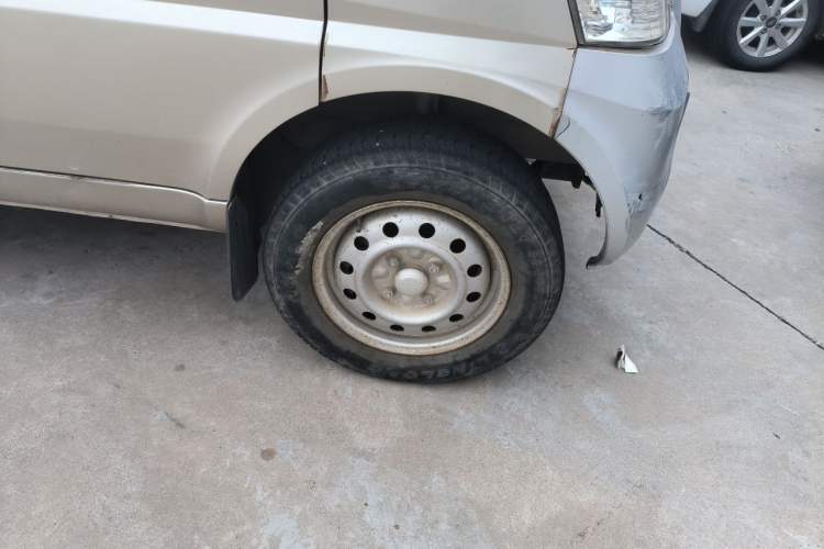 Used Wuling Rongguang 2014 1.2L S Base Model Right Front Wheel Hub