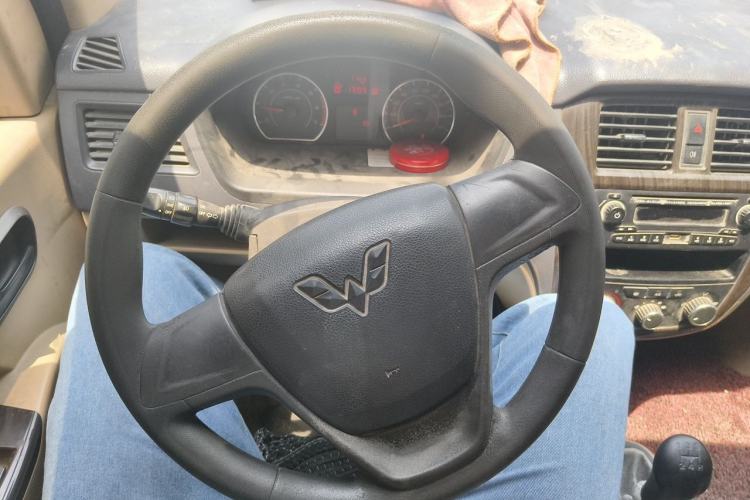 Used Wuling Rongguang 2014 1.2L S Standard Model Steering Wheel