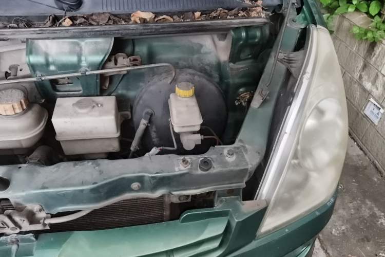 Used Wuling Rongguang 2014 1.2L S Standard Model Engine Bay Left