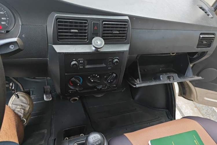 Used Wuling Rongguang 2014 1.2L S Base Model Audio And AC Panel