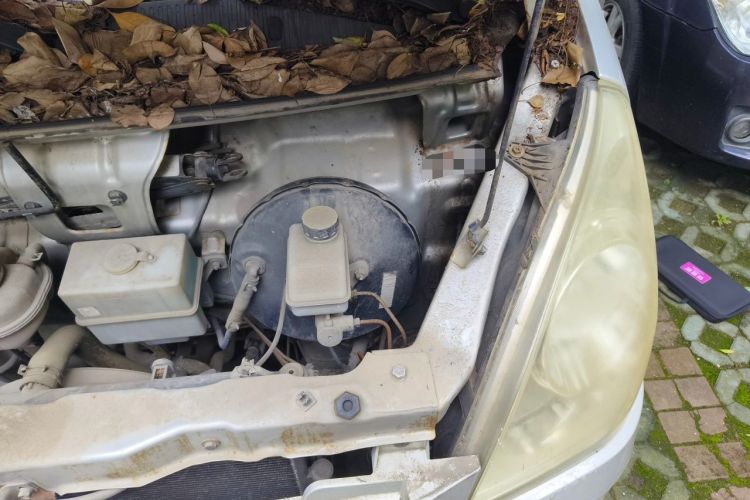 Used Wuling Rongguang 2014 1.2L S Base Model Engine Bay Left