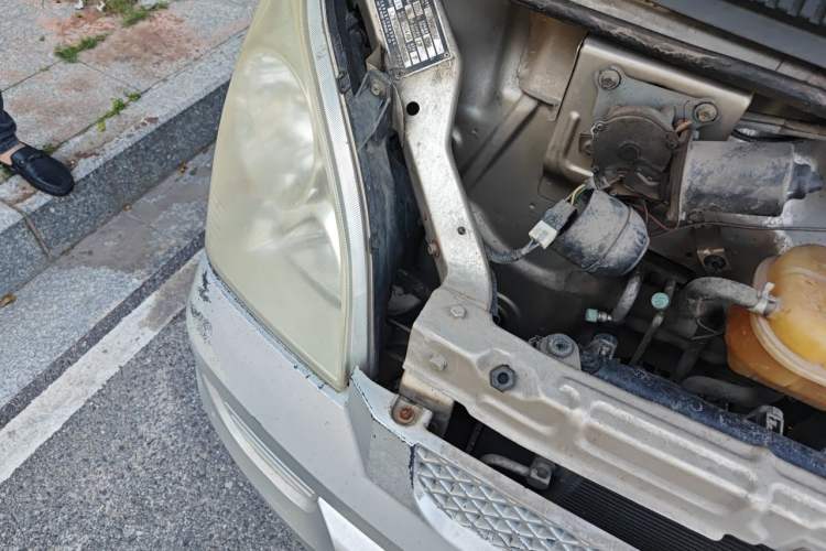 Used Wuling Rongguang 2014 1.2L S Base Model Engine Bay Right